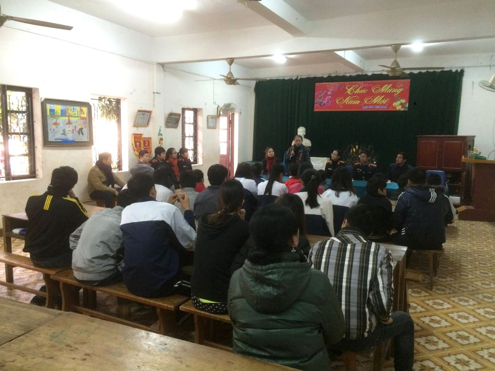 Đồng chí Giám đốc  phát biểu giới thiệu về Trung tâm