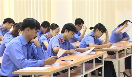 Viện KSND tối cao điều chỉnh lịch hướng dẫn ôn thi KSV đợt II khu vực...