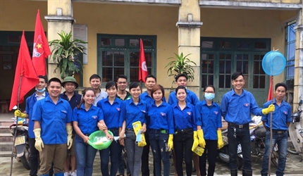 Đoàn thanh niên Viện KSND huyện Mỹ Đức tích cực giúp đỡ người dân khắc...
