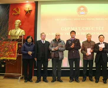 Viện KSND thành phố Hà Nội tổ chức gặp mặt, chúc tết cán bộ hưu trí nhân dịp...