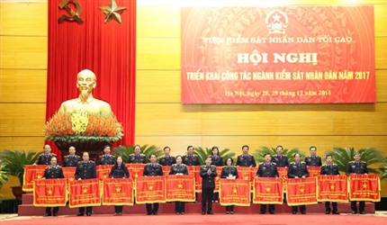 VKSND tối cao thông báo kết quả và rút kinh nghiệm trong bình xét, đề...