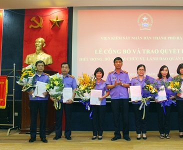 Lễ công bố và trao Quyết định điều động, bổ nhiệm Lãnh đạo quản lý cấp phòng...