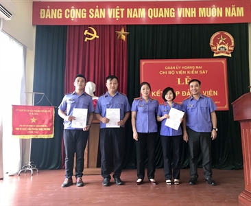 Lễ kết nạp Đảng viên mới năm 2018 của Chi bộ Viện kiểm sát nhân dân quận...