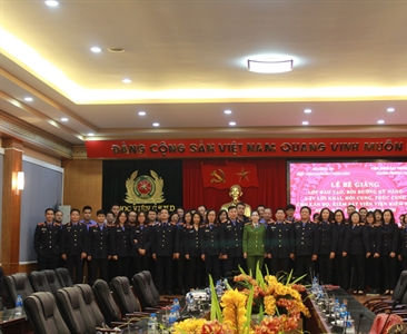 Bế giảng Lớp bồi dưỡng kỹ năng, nghiệp vụ ghi lời khai, hỏi cung, phúc cung...