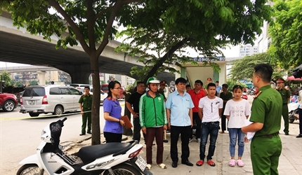 Viện KSND quận Thanh Xuân tiến hành kiểm sát thực nghiệm điều tra vụ án...