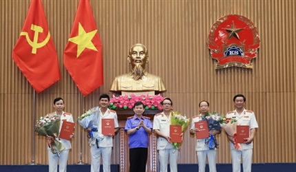Trao các quyết định của Viện trưởng  Viện KSND tối cao về công tác tổ...