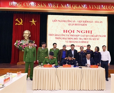 Liên ngành Công an - Viện kiểm sát - Toà án quận Hoàn Kiếm tổ chức Hội nghị...