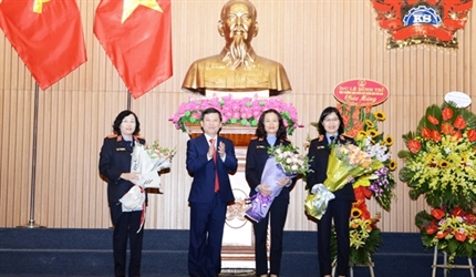 Đề nghị khen thưởng nữ cán bộ tiêu biểu nhân kỷ niệm 60 năm thành lập...