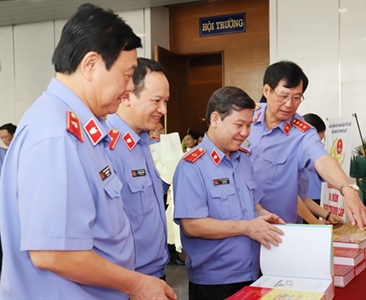 Báo Bảo vệ pháp luật tổng kết và trao giải hai cuộc thi viết về ngành KSND