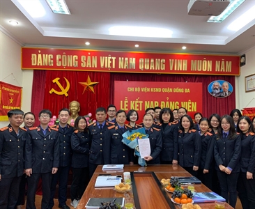 Chi bộ Viện KSND quận Đống Đa kết nạp Đảng viên mới