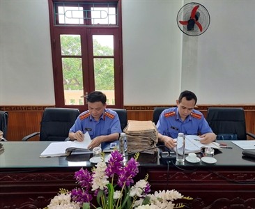 Phòng 8 kiểm sát việc lập hồ sơ đề nghị giảm thời hạn chấp hành án phạt tù...