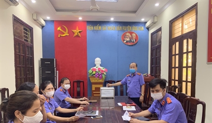 Viện KSND huyện Ứng Hòa quyên góp ủng hộ quỹ vaccine phòng chống dịch...