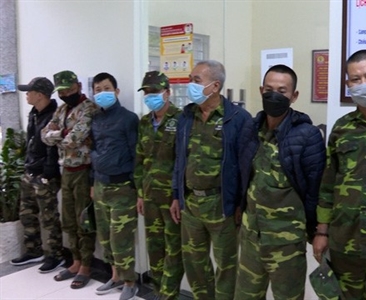 Khởi tố nhóm côn đồ cưa cửa, đập phá nhà dân giữa ban ngày ở Hà Nội