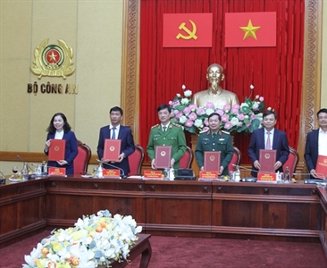 Ký Thông tư liên tịch hướng dẫn thi hành các nội dung mới được bổ sung của...