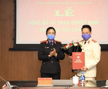 Trao quyết định bổ nhiệm chức danh Thư ký Viện trưởng VKSND tối cao