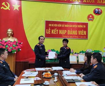 Chi bộ Viện KSND huyện Thường Tín tổ chức Lễ kết nạp Đảng viên mới