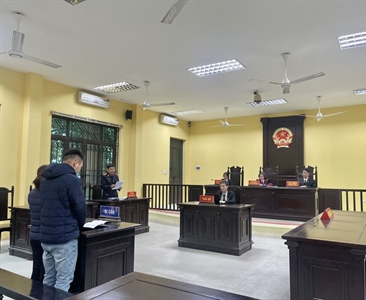 Viện KSND quận Long Biên phối hợp với Tòa án nhân dân quận xét xử vụ án Buôn...