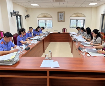 Phòng 11 - Viện KSND thành phố Hà Nội kiểm sát việc thi hành khoản tịch thu...