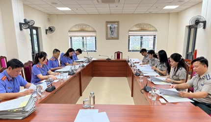 Phòng 11 - Viện KSND thành phố Hà Nội kiểm sát việc thi hành khoản tịch...