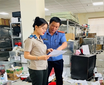 Phòng 11 – Viện KSND thành phố Hà Nội kiểm sát tiêu hủy tang vật tại Cục Thi...