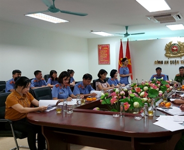 Viện KSND quận Hà Đông tiến hành kiểm sát trực tiếp hoạt động thi hành án...