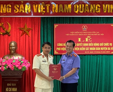 Lễ công bố và trao quyết định điều động giữ chức vụ Phó Viện trưởng Viện...