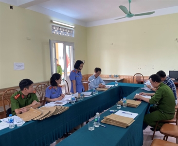 Viện KSND huyện Đan Phượng trực tiếp kiểm sát thi hành tạm giữ, tạm giam quý...