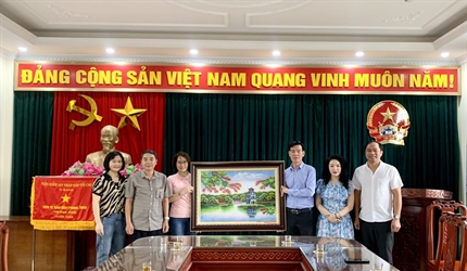Viện KSND quận Hoàn Kiếm và Viện KSND thành phố Chí Linh, tỉnh Hải...