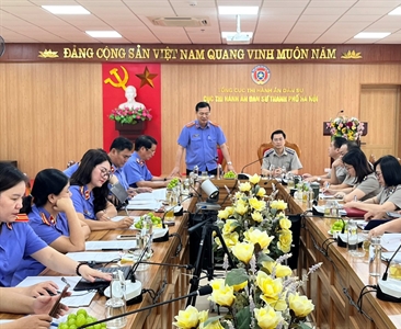 Viện KSND thành phố Hà Nội tiến hành trực tiếp kiểm sát việc tuân thủ pháp...