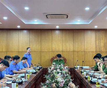 Viện KSND quận Long Biên trực tiếp kiểm sát việc tiếp nhận, giải quyết tố...