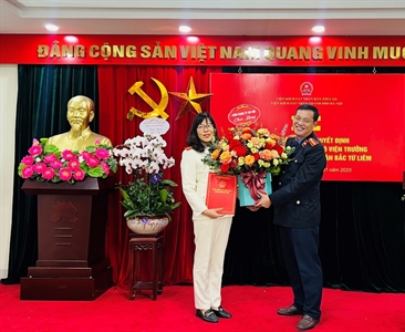 Lễ công bố và trao Quyết định điều động giữ chức vụ Phó Viện trưởng Viện...