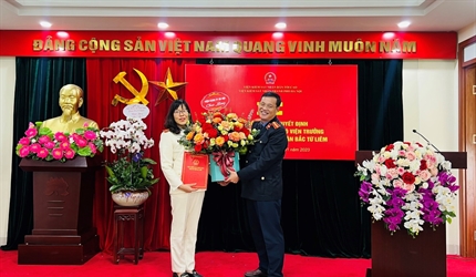 Lễ công bố và trao Quyết định điều động giữ chức vụ Phó Viện trưởng...