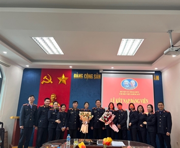 Chi bộ Viện KSND huyện Hoài Đức tổ chức Lễ kết nạp Đảng viên cho các đồng...