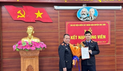 Chi bộ Viện KSND huyện Sóc Sơn tổ chức Lễ kết nạp Đảng viên mới