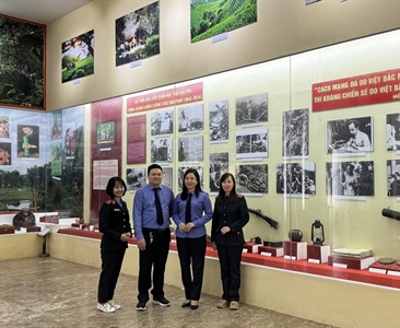 Chi bộ Phòng 12 - Đảng bộ Viện KSND thành phố Hà Nội tổ chức học tập truyền...