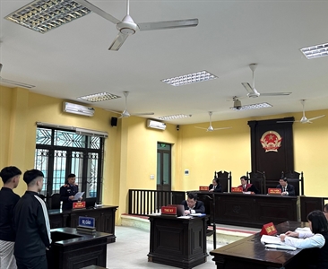 Viện KSND quận Long Biên phối hợp với Tòa án cùng cấp tổ chức phiên tòa rút...