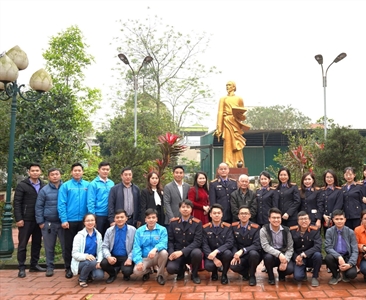 Đoàn Thanh niên VKSND thành phố Hà Nội tổ chức chương trình sinh hoạt chính...