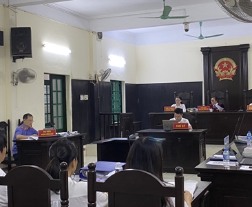 Viện KSND quận Thanh Xuân phối hợp với Tòa án nhân dân cùng cấp tổ chức...