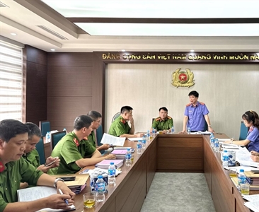 Liên ngành Công an - Viện KSND huyện Gia Lâm phối hợp kiểm tra, kiểm sát...
