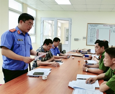 Viện KSND huyện Thường Tín và quận Hoàng Mai tiến hành trực tiếp kiểm sát...