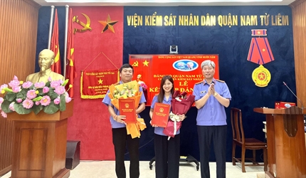 Chi bộ Viện KSND quận Nam Từ Liêm tổ chức Lễ kết nạp đảng viên mới