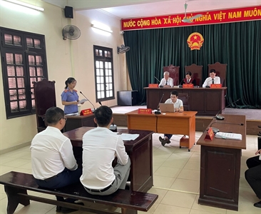 Viện KSND huyện Đan Phượng phối hợp với Tòa án nhân dân cùng cấp tổ chức...