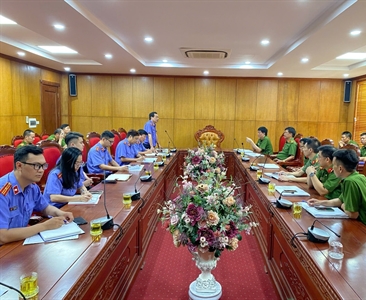 Viện KSND quận Long Biên công bố Quyết định trực tiếp kiểm sát việc tiếp...