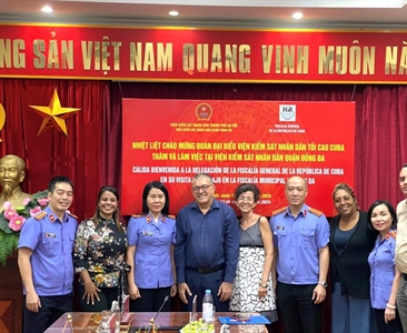 Viện KSND quận Đống Đa đón tiếp và trao đổi các lĩnh vực về pháp luật với...