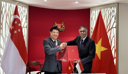 Việt Nam và Xinh-ga-po ký Hiệp định tương trợ tư pháp về hình sự