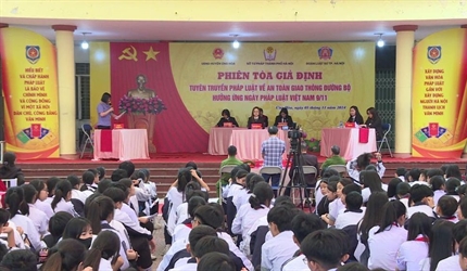 Viện KSND huyện Ứng Hòa tham gia hưởng ứng Ngày Pháp luật Việt Nam