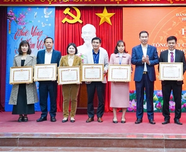 Chi bộ Viện KSND huyện Thường Tín quyết tâm thực hiện mục tiêu tiếp tục giữ...