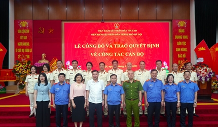 Lễ công bố và trao quyết định về công tác cán bộ Viện KSND thành phố Hà Nội