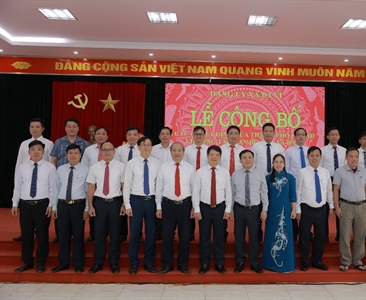 Lễ trao các Quyết định, Nghị quyết về công tác cán bộ tại các xã Ba Vì, Suối...