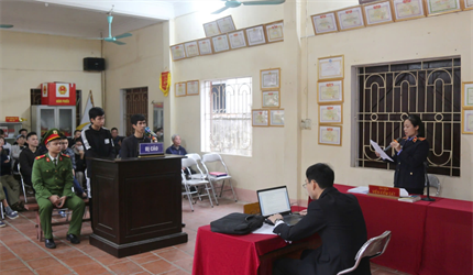 Viện KSND thị xã Sơn Tây phối hợp với TAND cùng cấp xét xử lưu động vụ...